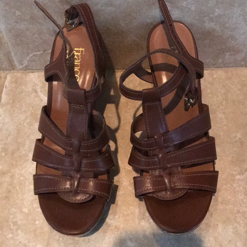 CUTE heel / wedge sandals!